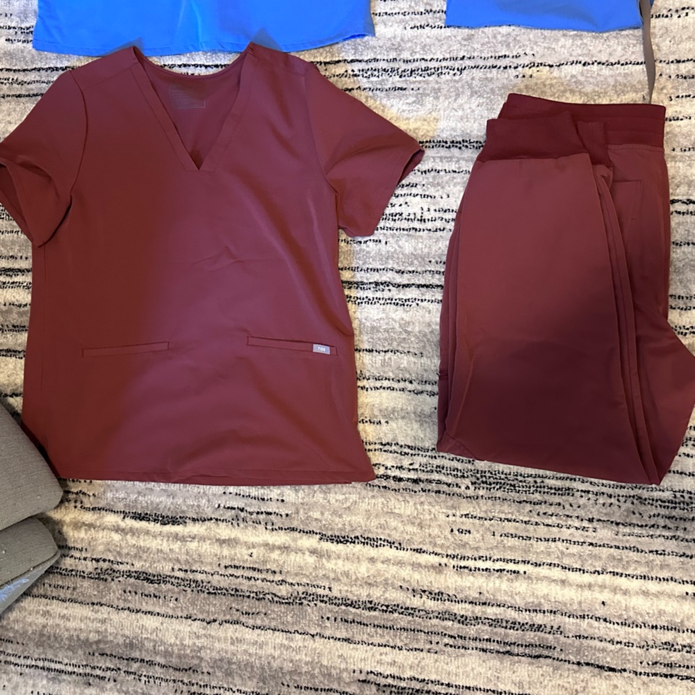 Figs scrubs set